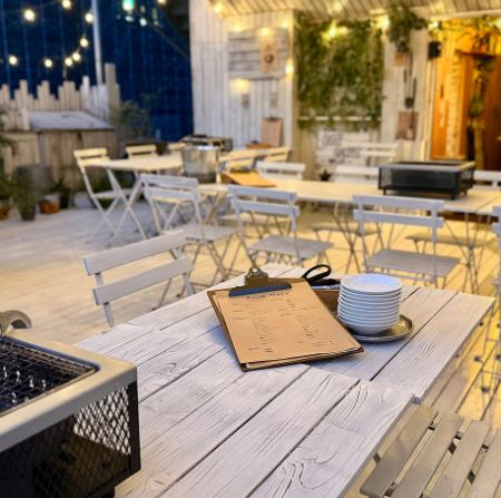 開放的なテラス席