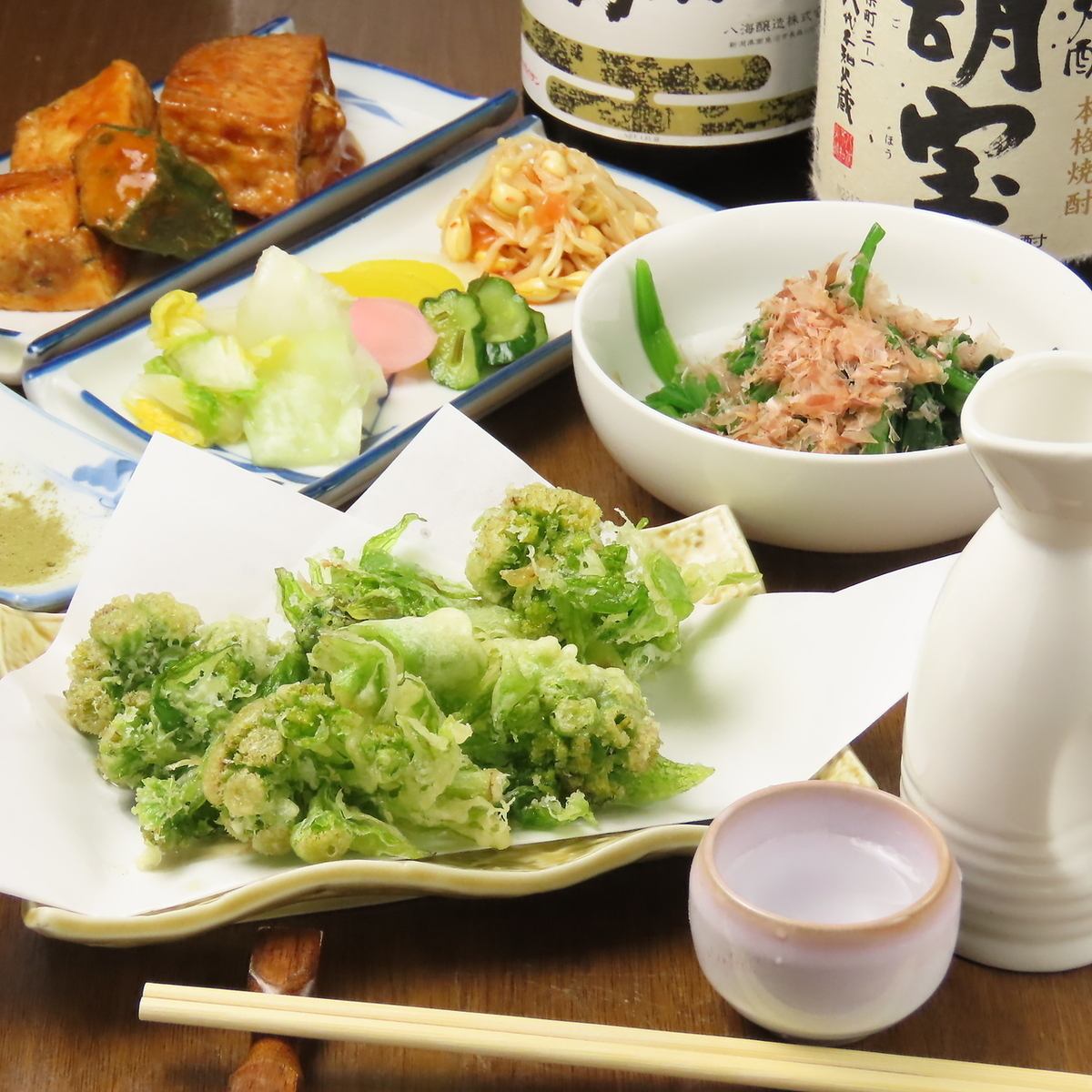 位於雲雀丘站地下層的昭和居酒屋！還提供卡拉 OK！