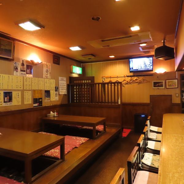 我們的餐廳是一家舒適的居酒屋，擁有迷人、溫馨的氛圍。我們以合理的價格提供美味的食物和飲料，因此您可以盡情享受而不必擔心費用。我們提供輕鬆的氛圍，下班後或勞累了一天後請隨時來訪。