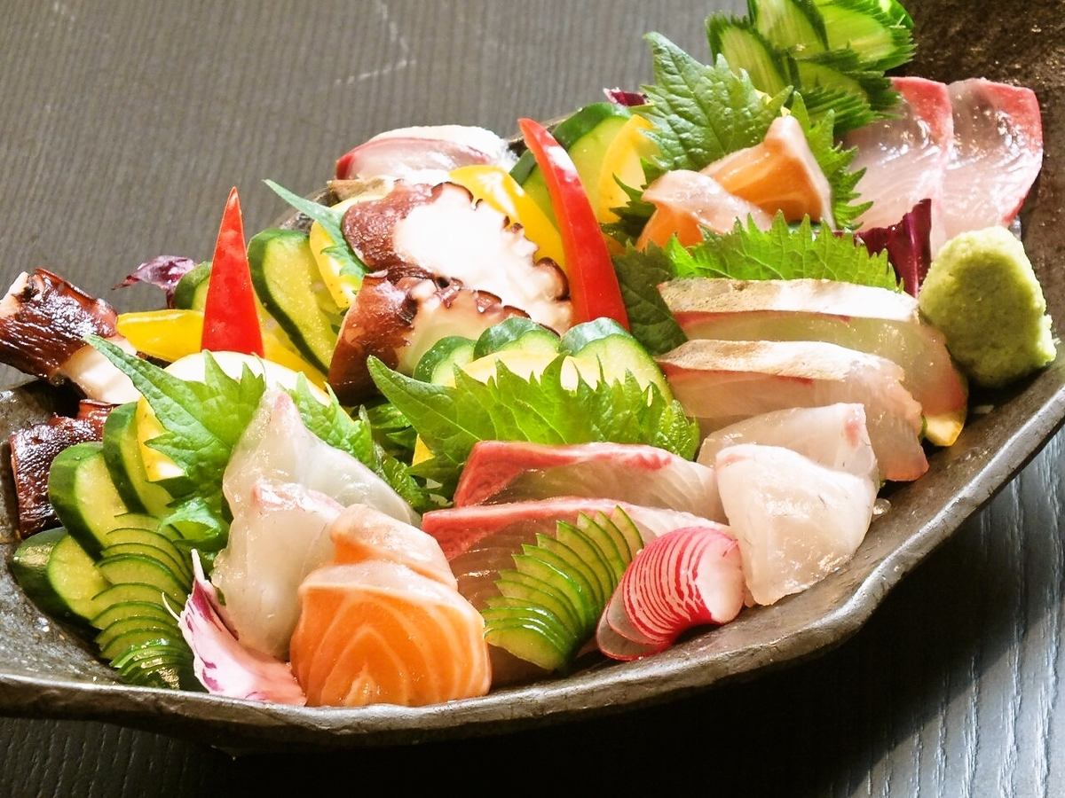 You can enjoy both authentic charcoal-grilled and fresh sashimi!!