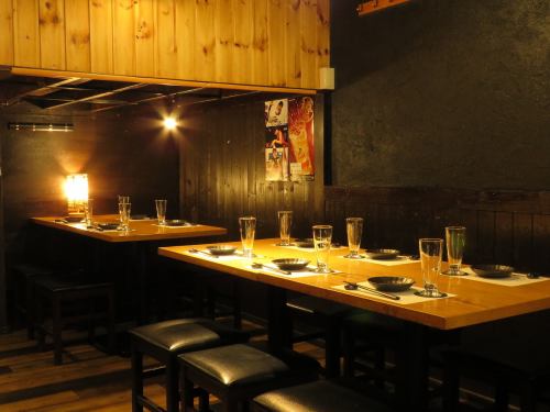 隠れ家的落ち着いた店内