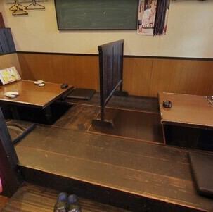 掘りごたつテーブル席で家族みんなで外食をお楽しみいただけます