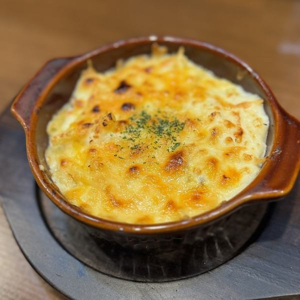 【自家製ソースの贅】小麦粉から練り上げる濃厚なコク。手間暇惜しまぬ手作りホワイトソースの誘惑。