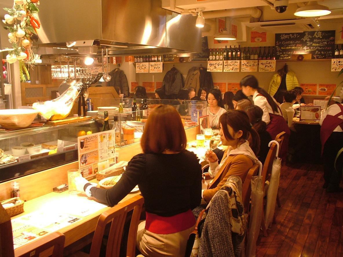 "Fukuromachi" is a wine bar where you can enjoy it like a casual izakaya, eat and drink within 3000 yen♪