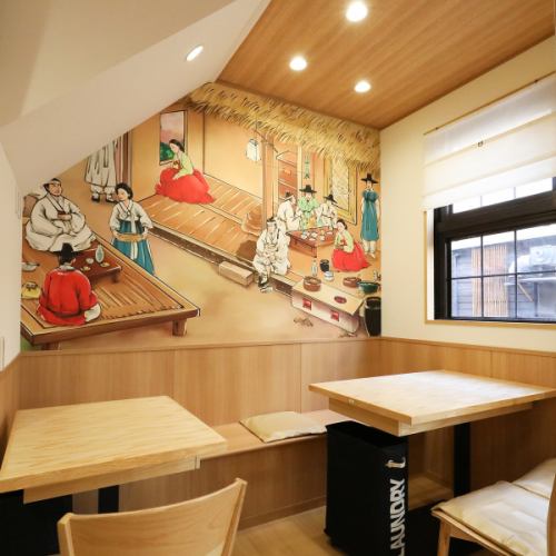 You can enjoy the authentic Korean atmosphere in a beautiful restaurant.