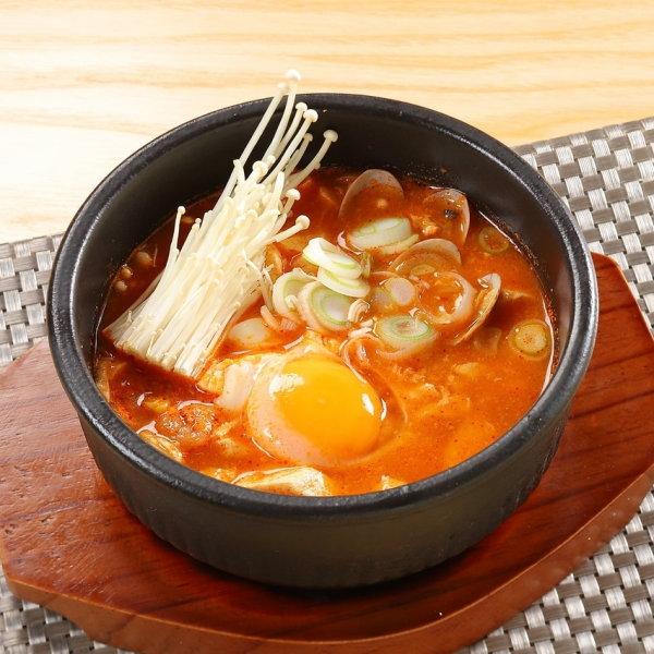 The spiciness will become an addictive taste♪Sung tofu jjigae!