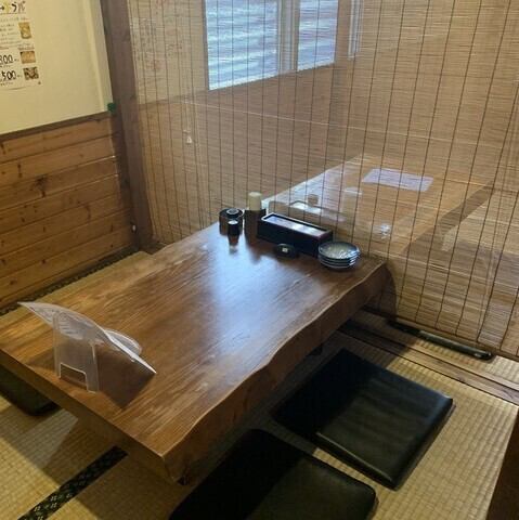 <p>2名様から5名様まで対応可能な半個室をご用意しているので、友人や家族との集まりにも最適です！周りを気にせず、おしゃべりを楽しみながら、当店自慢の郷土料理を存分に味わうひとときを、お過ごしいただけます◎観光で訪れた方も、ぜひこの機会にご利用ください★</p>