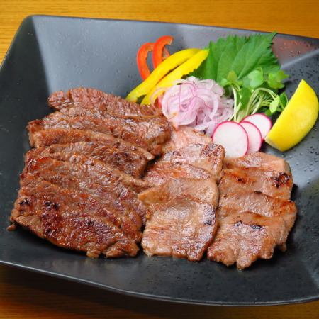 Uses high-quality domestic Wagyu beef carefully selected by Dr. Meat!