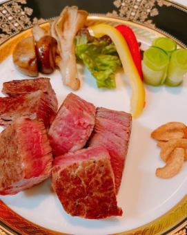 Kuroge Wagyu Chateaubriand Steak Course 9 dishes total 15,000 yen (tax included)