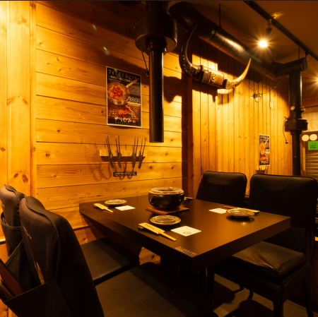 4人座 [Banko-yaki Ise 炭烤炉和水炉]