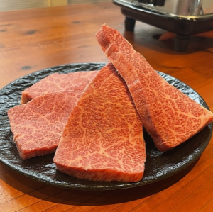 和牛ともさんかく