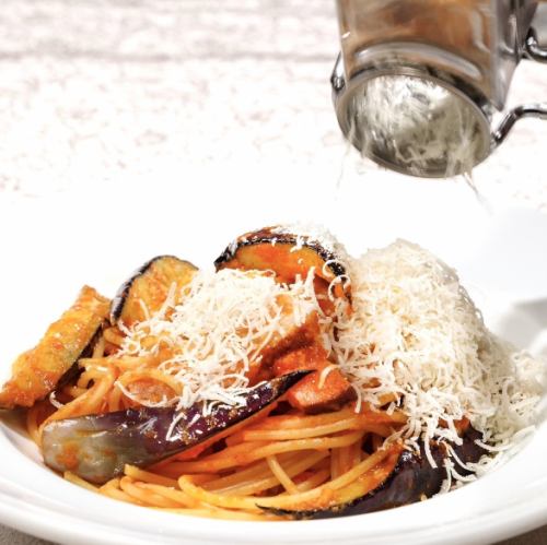 Smoked bacon and eggplant amatriciana