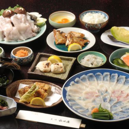 【下关河豚套餐】包含烤河豚精液、顶级国产野生虎纹河豚等11道菜式，11月起供应。