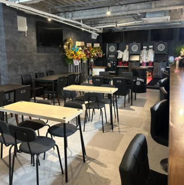 [Private venue for parties!] The spacious interior is perfect for large groups. Large screen monitors and karaoke are also available.