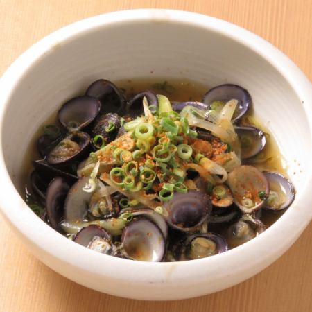 Steamed freshwater clam