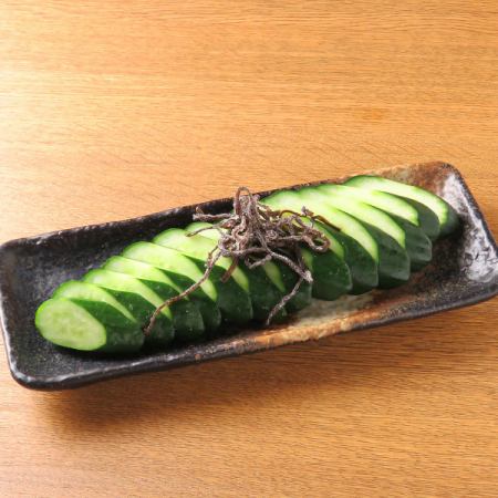 Salt sauce Marugo and cucumber