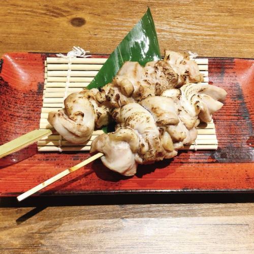 Chicken thighs (2 pieces) / Torikawa (2 pieces) / Gizzards (2 pieces) / Bonjiri (2 pieces) / Negima (2 pieces)