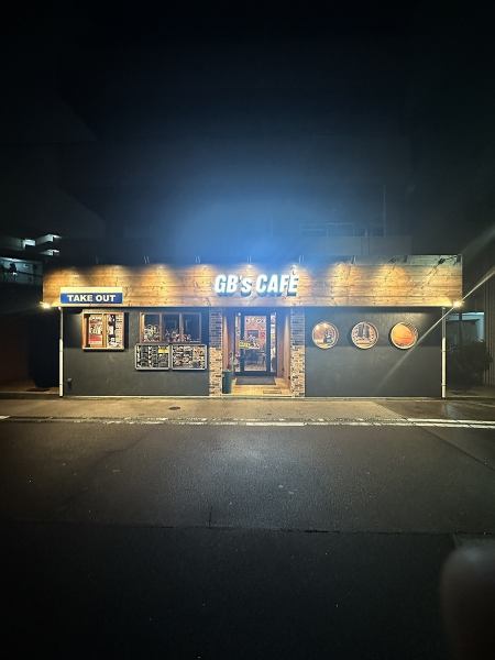 【时尚的美式咖啡厅&餐厅♪】本店交通便利，距离上新庄站步行7分钟◎下班后也可以举办酒会或家庭聚餐★美式外观，气氛很好◎营业时间是：下午6点开始，但我们欢迎营业时间以外的聚会、答谢会、生日会、宴会等，所以请随时与我们联系。