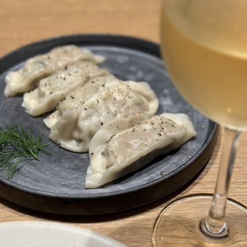 [Limited time only] Italian boiled dumplings that go well with wine!