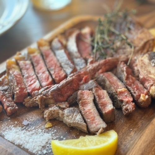 [Very popular] Our specialty: T-bone steak