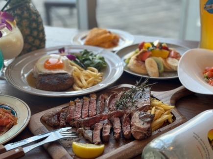 日～木限定！【ゆったり3H飲み放題付】ハワイアンな雰囲気が楽しめる♪4,000円女子会コース