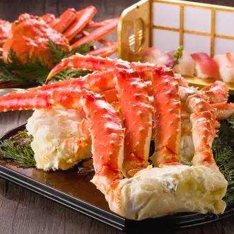 ■90分鐘無限量壽司、帝王蟹和雪蟹■ 19,900日圓（超過70種菜）