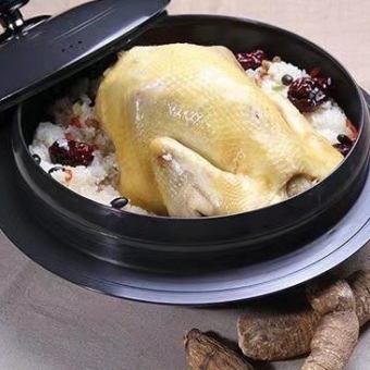 Choayo's recommended dish★Takcom (Steamed chicken with sticky rice) *Serves 5 to 6 people!