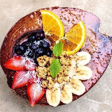 南国フルーツをたっぷりと使った、女性に大人気の『Acai Bowl』♪