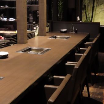 目の前で繰り広げられるライブ感あふれる料理。大切な人と重ねる事で、心に広がる美味なひと時をご堪能下さい。