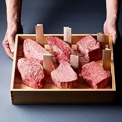 【当店自慢!】写真映え!?お肉好きに送る、厳選した6つの肉塊食べ比べ『Select 6』圧巻の2000g