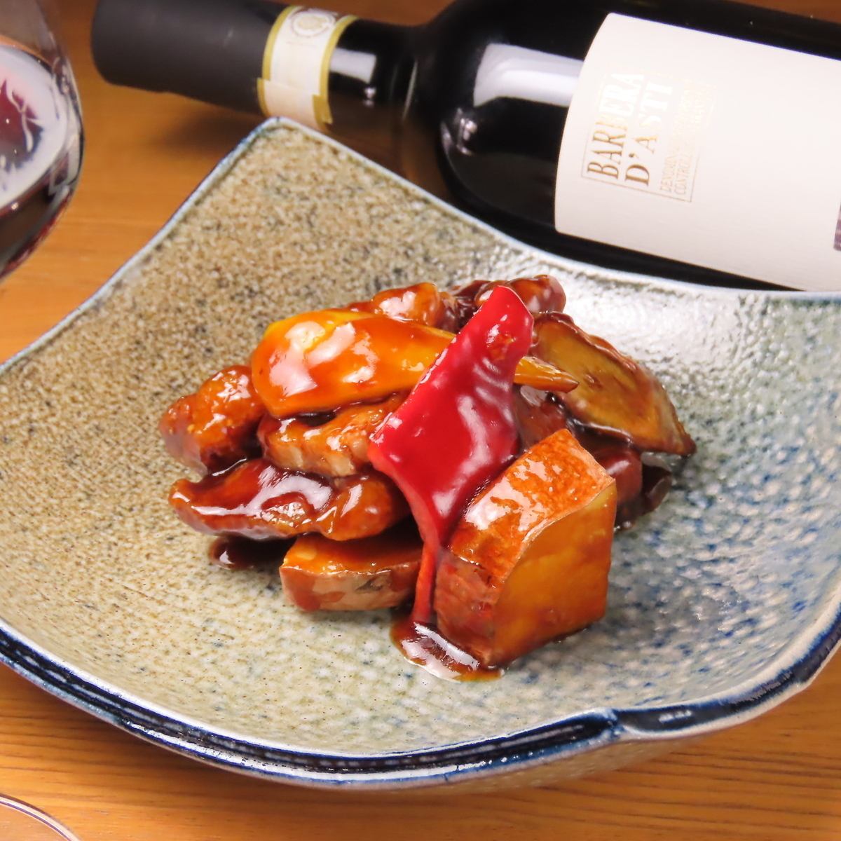 よだれ鶏や本格的な蒸し料理や点心などのセットメニューをご提供