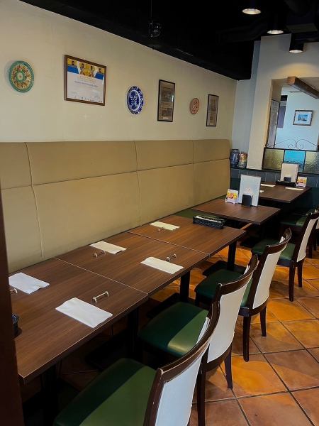 [Reservations accepted] Table seats that can accommodate 2 to 10 people.You can enjoy your meal at the back seat without worrying about the time.Perfect for girls' night out or drinking parties.