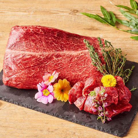 有使用信州牛的豪华套餐♪尽情享用我们引以为豪的肉类料理吧！