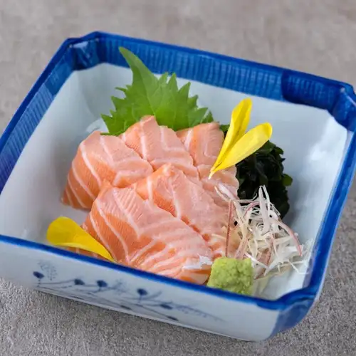 信州サーモンの刺身
