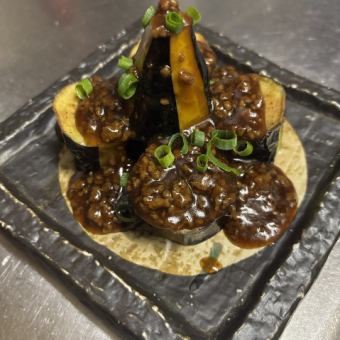 揚げなすの肉味噌のせ