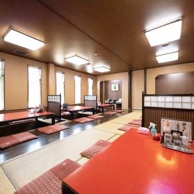 当店では日頃より衛生管理に努めておりますが、コロナウィルスの感染拡大に伴い、おl客様に安心してお食事いただけるよう、より一層取り組みを強化しております。店内の換気・消毒は勿論のこと、次亜鉛酸素水の導入、ウォーターサーバーによるセルフサービスでの水の提供など様々なコロナ対策を実施しております。