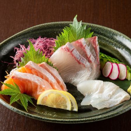 Assortment of 3 types of carefully selected fresh fish