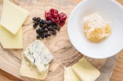 [Wine companion] Assortment of 3 kinds of cheese