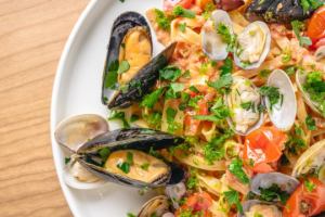 【クリームソース・その他ソース】タリアテッレ 天草の魚介のトマトクリーム(生パスタ)