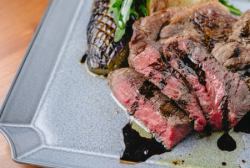 [Meat dish] Beef tagliata with balsamic sauce (250g)