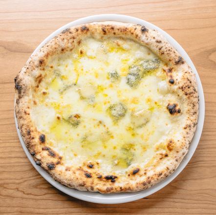 [Bianco (Mozzarella base)] Quattro Formaggi