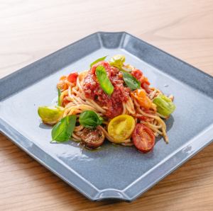 [Tomato Sauce] Spaghetti with Tomato Sauce and Basil