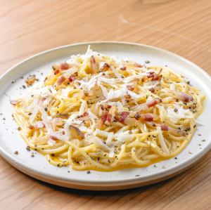 [Cream Sauce/Other Sauces] Spaghetti with Authentic Carbonara