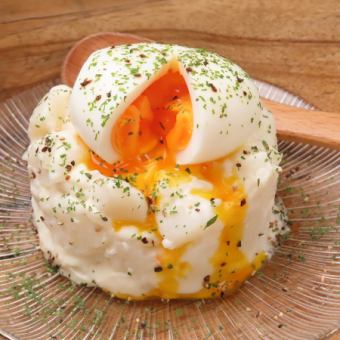 半熟卵のせポテトサラダ