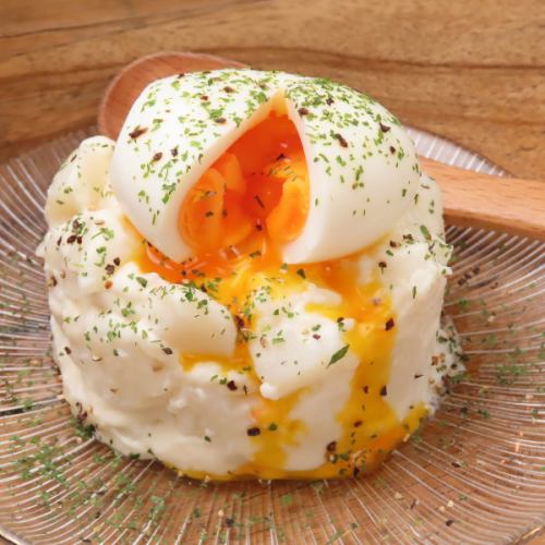 半熟卵のせポテトサラダ