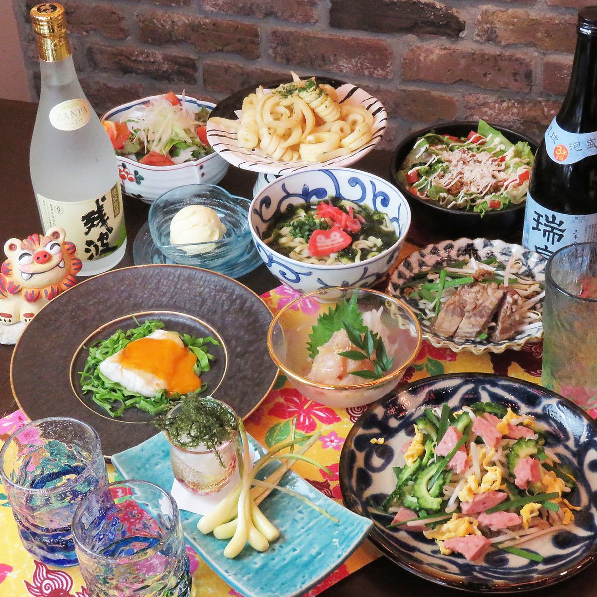 島豆腐とゴーヤのチャンプルーや沖縄そばなど、沖縄料理を堪能◎