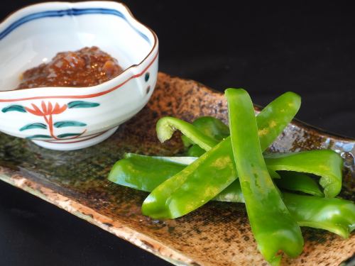酥脆的肉和味噌辣椒
