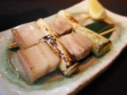 Sūchīkā's pork and green onion skewers (2 skewers)
