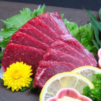 【郷土満載】赤牛ハンバーグや馬刺しの盛り合わせ等、全9品+2時間飲み放題コース6000円（税込）