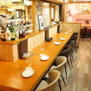 카운터도 10석 완비하고 있으므로, 혼자도 대환영입니다♪